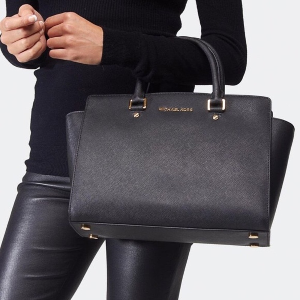 Michael Kors Selma Leather Bag in Black